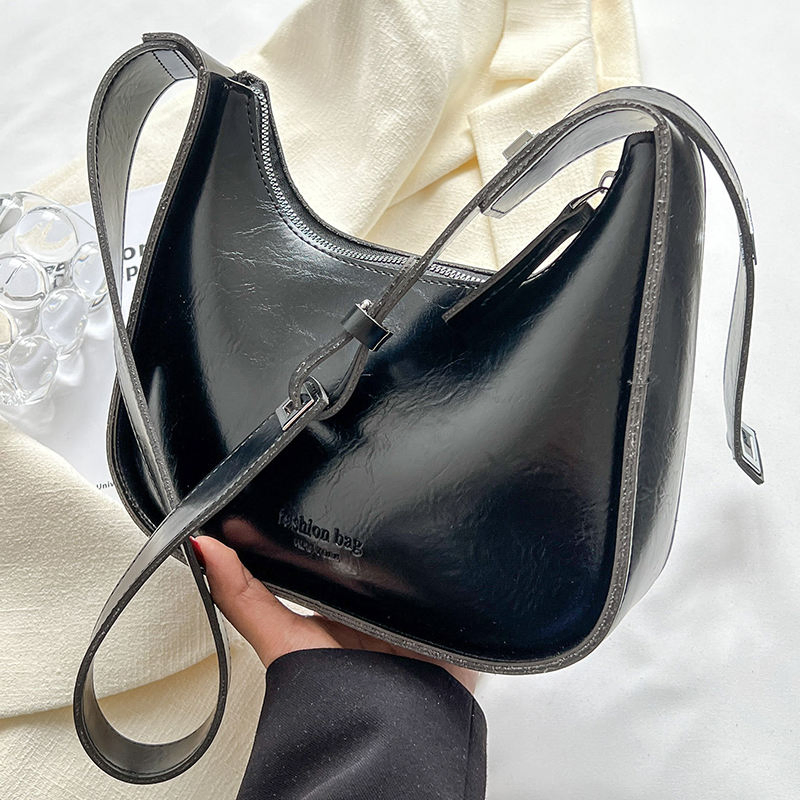 Black glossy curved shoulder bag · BG-MS-2113566905