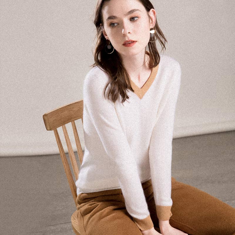 Long-sleeve knitted pullover with trimmed V-neck · QH-019