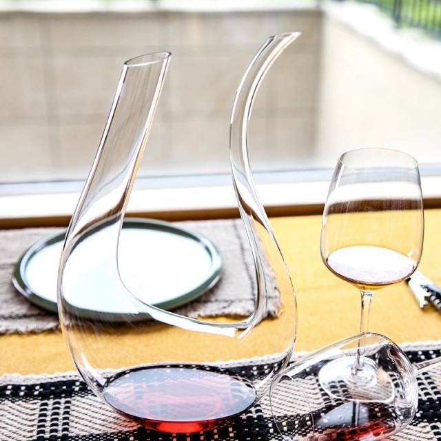 U-shaped twin-neck glass wine decanter · HJ-019