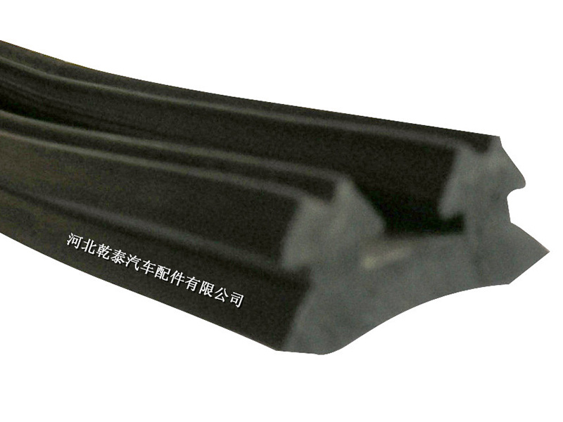 Longitudinal-channel seal with wedge base 3001.4 · QP-068