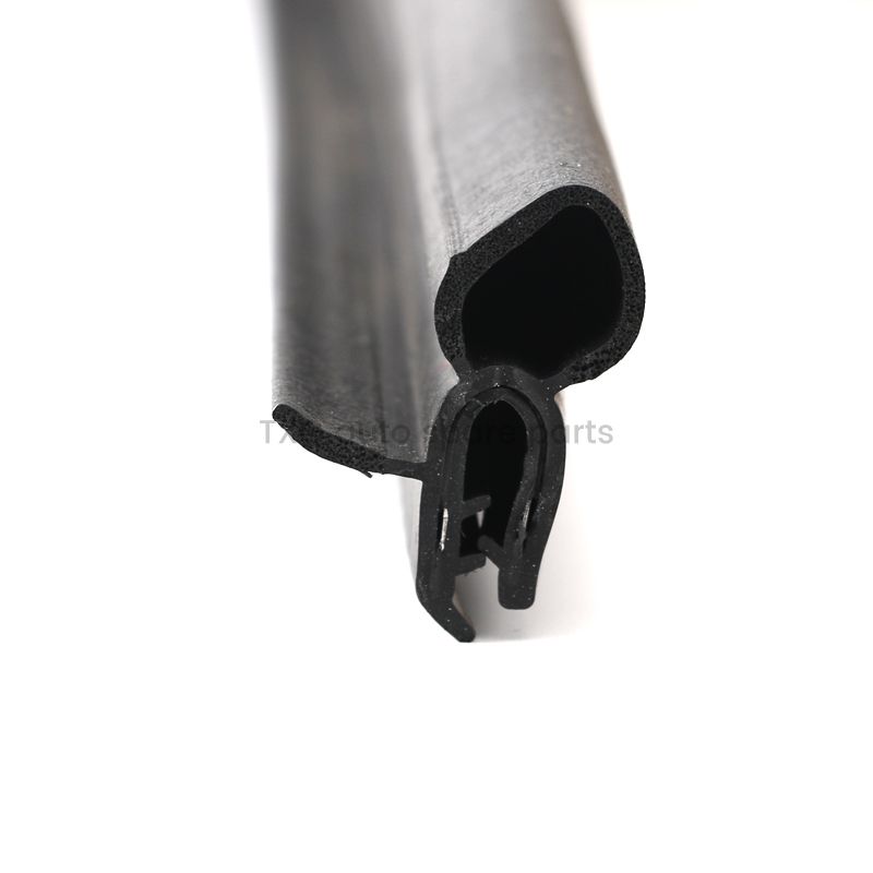 Offset bulb door-bottom seal with auxiliary lip · QP-045