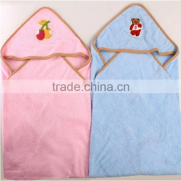 Baby bath sheet with triangular corner hood · GY-075