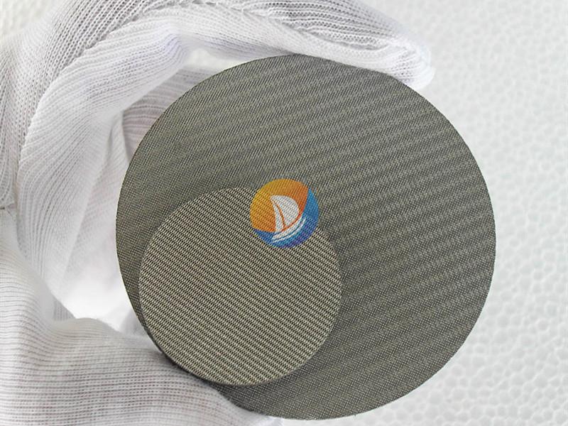 Flat sintered-mesh filter disc · AP-035