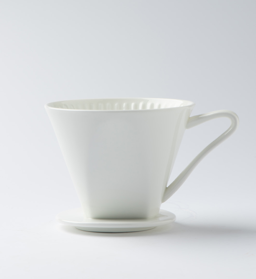 Fluted porcelain yogurt cup on a ring foot · TS-094