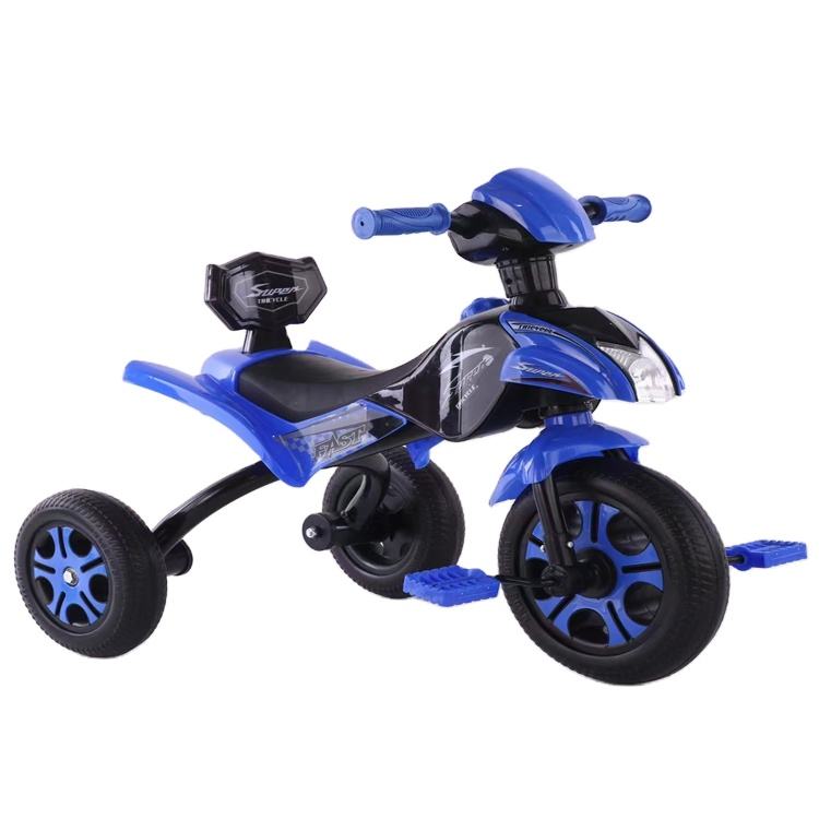 Pedal tricycle with pointed front cowl and twin rear wheels D104 · PX-049