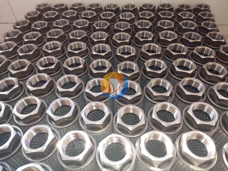 Pleated hydraulic filter with hexagonal base · AP-085