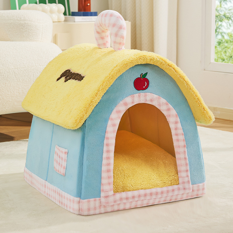 Fabric pet house with pitched roof · NH-036