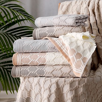 Cotton towel with large raised diamond lattice · GY-039