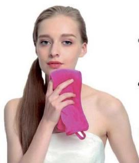Rounded facial cleansing cloth with hanging loop · GY-101