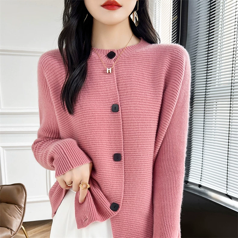 Long round-neck cardigan with batwing sleeves and horizontal ribs · QH-083