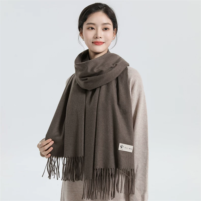 Long scarf with fringed ends · QH-059