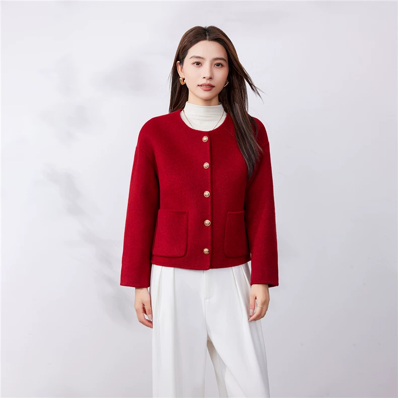 Short single-breasted round-neck jacket with patch pockets · QH-046