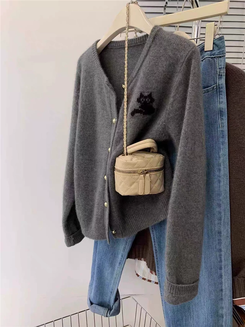 Longline V-neck knitted cardigan · QH-093