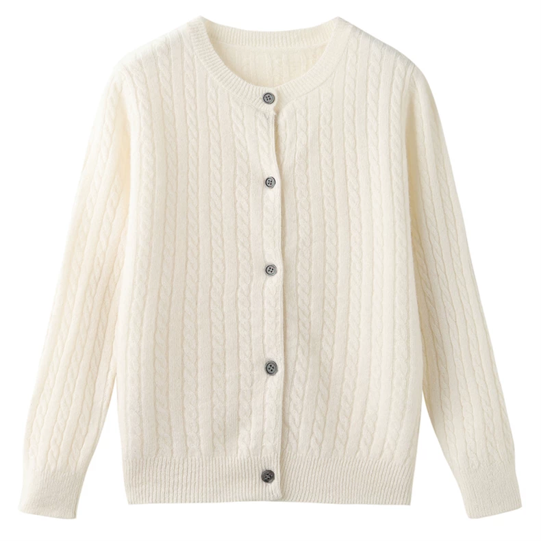 Children’s cable-knit cardigan with two patch pockets · QH-096