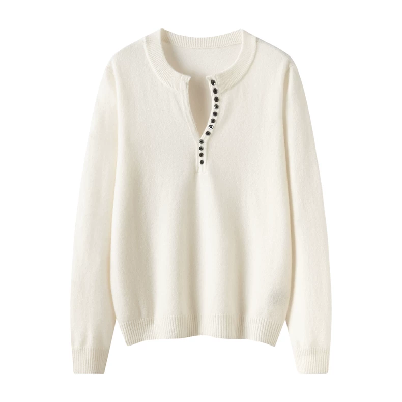 Knitted pullover with curved multi-button neckline · QH-066