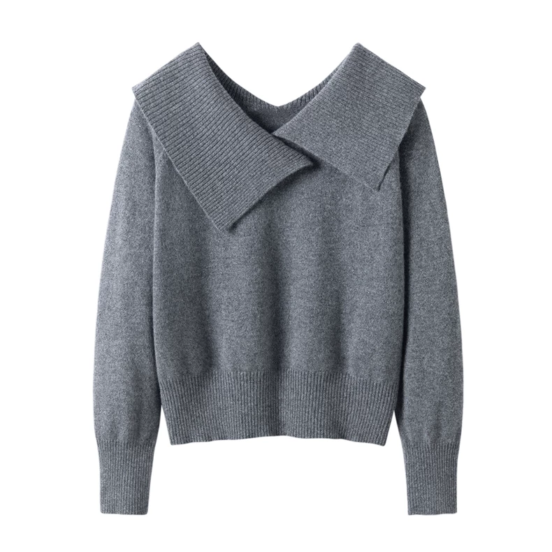 Knitted pullover with overlapping broad collar · QH-065