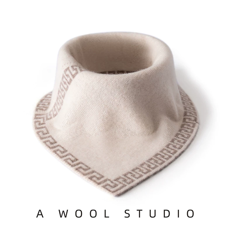 Neck warmer with triangular bib edge · QH-079