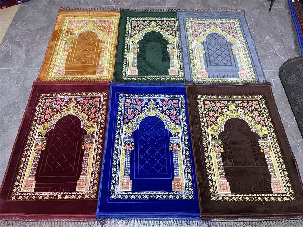 Rectangular quilted Raschel prayer mat · GY-054