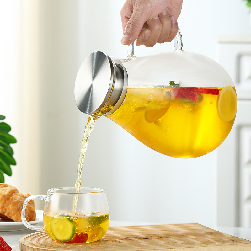 Round-bellied glass pitcher with lid · HJ-027