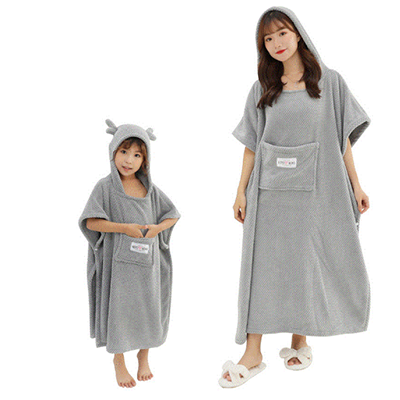 Short-sleeve hooded bath poncho with kangaroo pocket · GY-048
