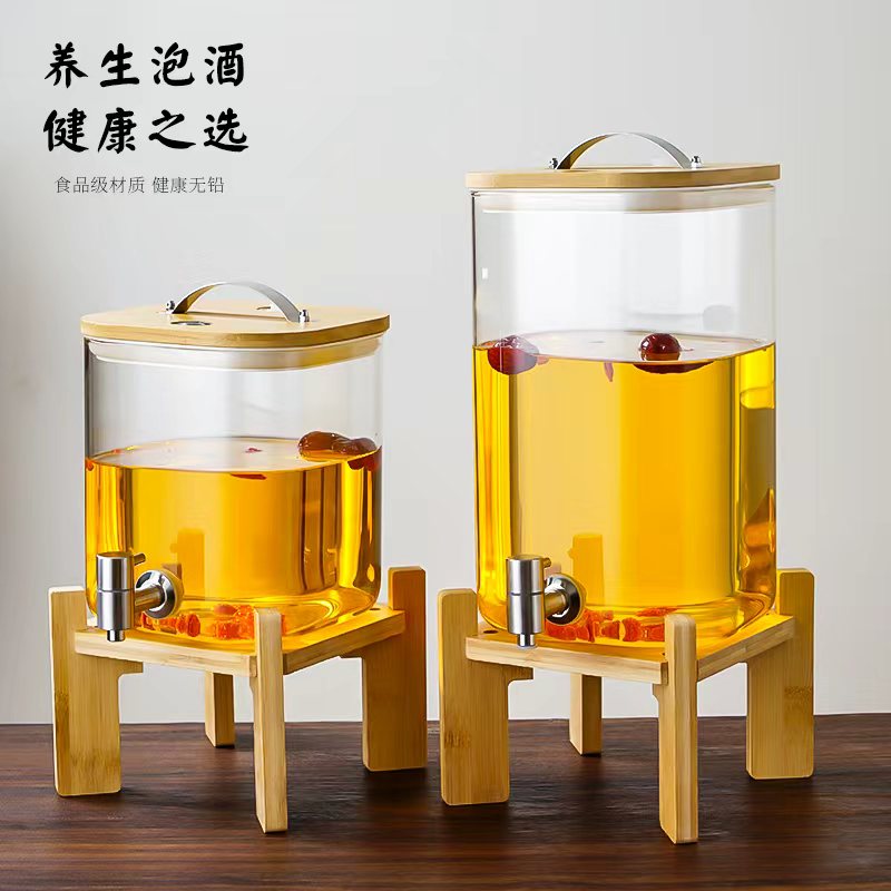 Square glass beverage dispenser with tap · HJ-043