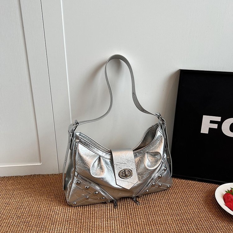 Metallic-look gathered shoulder bag with closure tab · BG-063