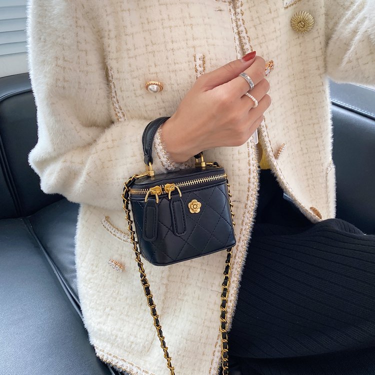 Mini box chain bag with twin zips · BG-045