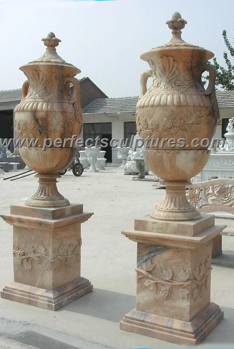 Large carved garden planter · QFP098